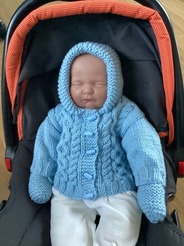 Baby new hand knitted - new,